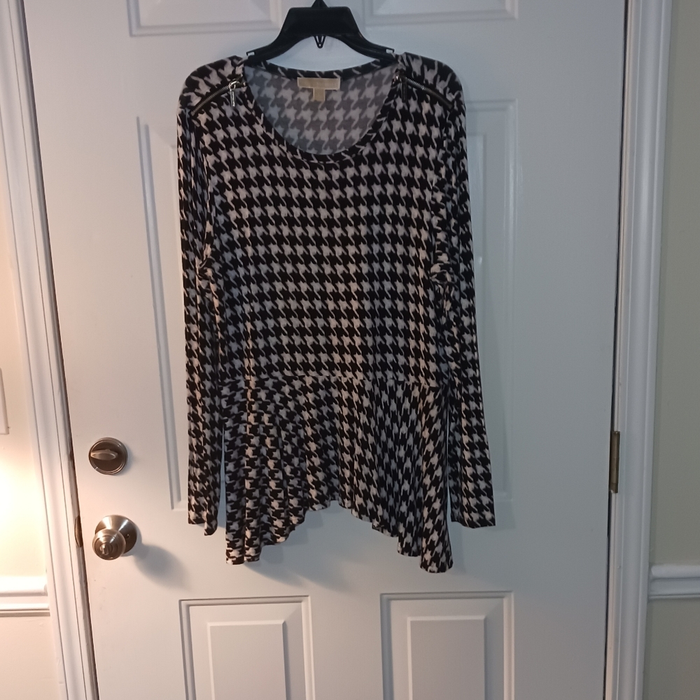 Michael Kors Black and White Long Sleeve Sweater Size L